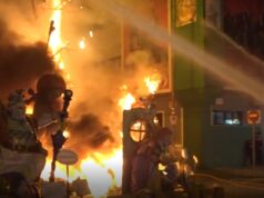 VÍDEO | Caos en la Nit de la Cremà: un petardo descontrolado deja varios heridos en Valencia