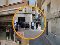 Empotra el coche en Alzira y deja a su pareja atrapada dentro: “Se bajó, cerró la puerta y desapareció”