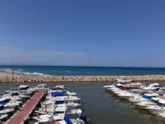 Tragedia en el club náutico del Perelló al caer un hombre al mar