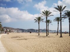 Un socorrista salva la vida a un bañista en parada cardíaca en Cullera