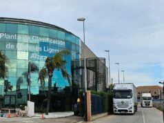 El error de una compañera deja a una mujer atrapada en esta empresa de Alzira