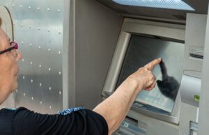 Cuándo se cobra la pensión en agosto en Alzira según el banco