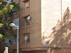 Un hombre muere tras caer de un tercer piso entre gritos y sospechas en el barrio de La Plata