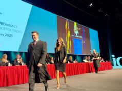 Nuria Martínez asiste al juramento de 220 nuevos letrados y entrega de medallas en Valencia