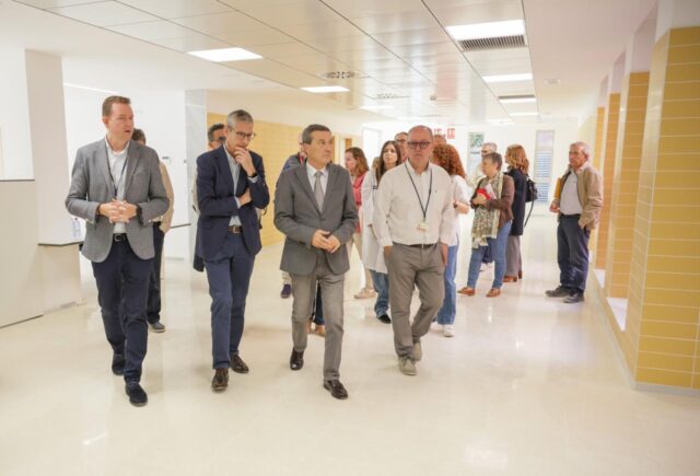 El_Conseller_de_Sanidad_Inaugura_la_Segunda_Fase_de_Reforma_del_Centro_de_Salud_de_Catarroja.jpg