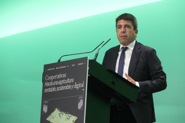 El_president_Mazon_presenta_el_nuevo_Registro_de_Entidades_Asociativas_Prioritarias_Agroalimentarias_en_la_Comunitat_Valenciana.jpg