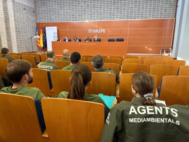 La_Generalitat_Valenciana_capacita_a_agentes_medioambientales_en_investigacion_de_incendios_forestales.jpg