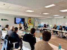 El Consell reitera su respaldo al sector del plástico en la Comunitat Valenciana