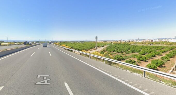 Un trabajador muere atropellado en Alginet y el conductor escapa