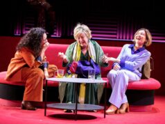 El Teatro Principal de Valencia acoge ‘Les bàrbares’, una obra sobre la amistad y generaciones de mujeres