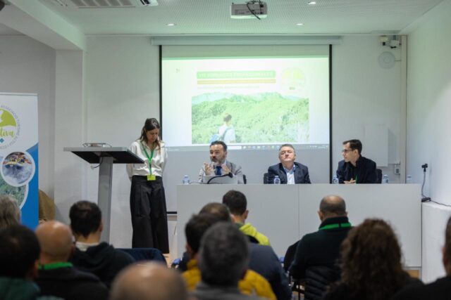 El_director_general_de_Turismo_destaca_el_turismo_activo_como_un_pilar_clave_para_la_Comunitat_Valenciana_en_las_jornadas_de_Montanejos.jpg