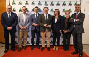 Pérez Llorca resalta el respaldo de la Generalitat al sector turístico en la Comunitat Valenciana