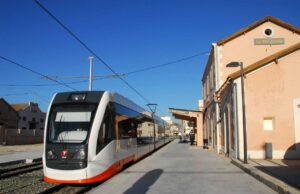 Simulacro de colisión con coche eléctrico en La Vila Joiosa programado por TRAM d’Alacant