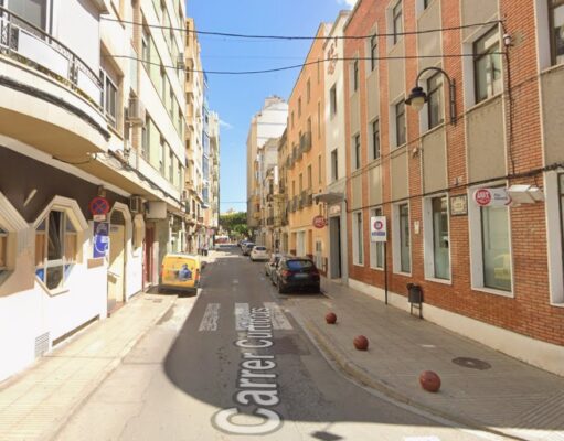 Un vecino encierra a un ladrón en su casa durante un robo en Alzira