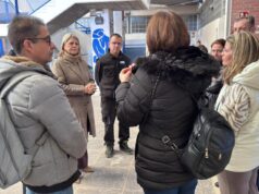 Carmen Ortí visita el IES 25 de Abril en Alfafar para evaluar la reparación del sistema de calefacción