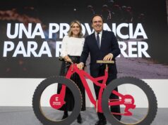 El President de la Generalitat impulsa el cicloturismo en Castellón durante FITUR 2026