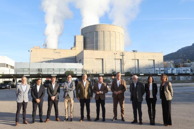 Pérez Llorca defiende la continuidad de la central nuclear de Cofrentes y un modelo energético autonómico soberano