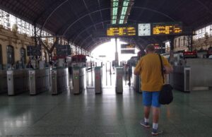 Una avería entre Alzira y Algemesí complica la línea de Cercanías C2