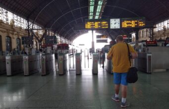 Una avería entre Alzira y Algemesí complica la línea de Cercanías C2