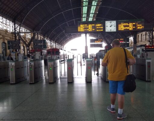 Una avería entre Alzira y Algemesí complica la línea de Cercanías C2