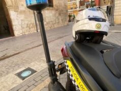 Alzira despierta con cinco coches asaltados