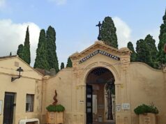 Alzira refuerza su cementerio tras quedarse sin urnas