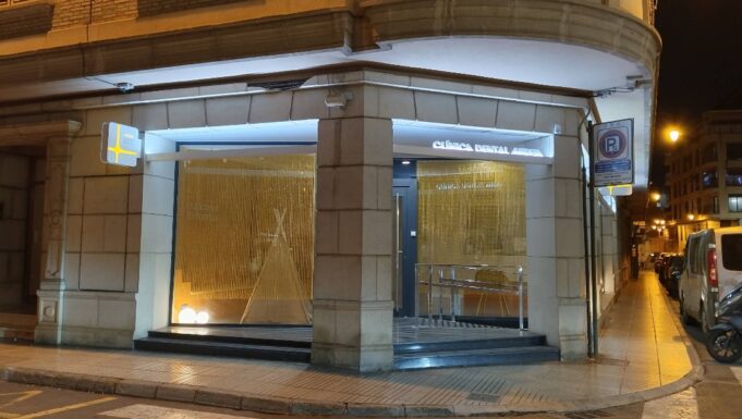 Discreción y silencio en la vuelta al trabajo de la clínica dental de Alzira