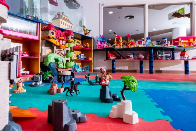 El Consell apoya la industria del juguete en la Comunitat Valenciana frente a los riesgos de plataformas online