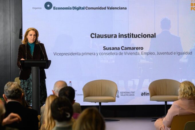 El Consell refuerza la transparencia en la vivienda protegida con la colaboración del sector inmobiliario