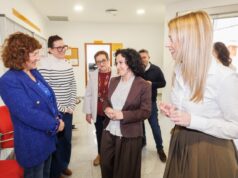 Elena Albalat se reúne con la alcaldesa de Finestrat para abordar las necesidades sociales del municipio