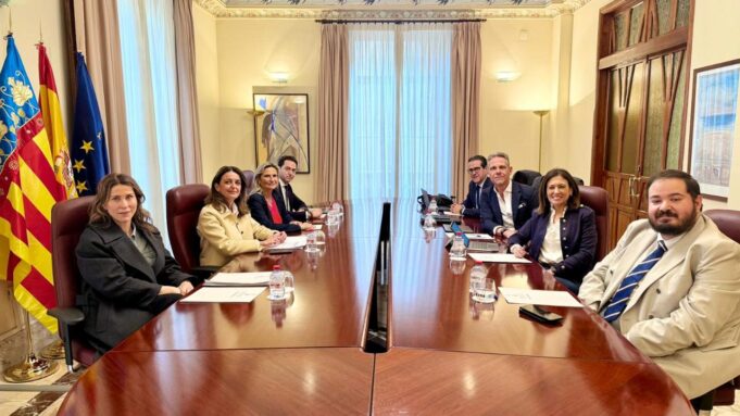 Nuria Martínez y la Diputación de Castellón abordan la colaboración en transparencia y participación ciudadana