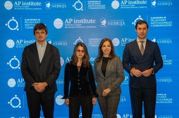 El AP Institute y el Club de Directores de Relaciones Institucionales firman acuerdo clave