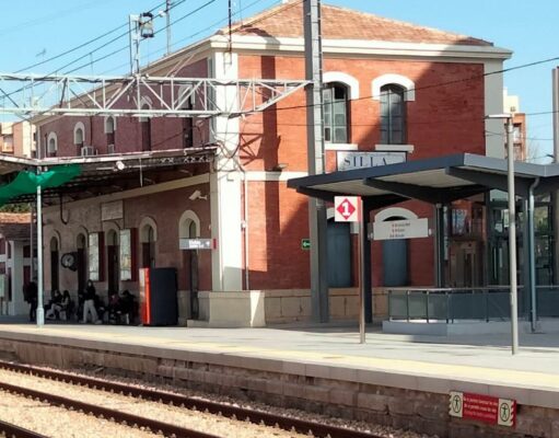 ¿Por qué los trenes pasan a 10 km/h por el puente del Xúquer entre Alzira y Carcaixent?