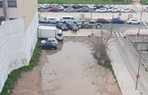 Alzira llega a Fallas con menos sitio para aparcar: “¿Dónde vamos a dejar el coche?”