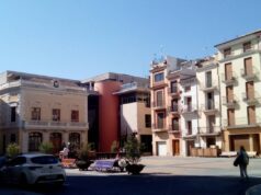 Un vecino de Algemesí pega a su pareja delante de sus hijos y huye