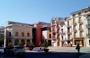 Un vecino de Algemesí pega a su pareja delante de sus hijos y huye