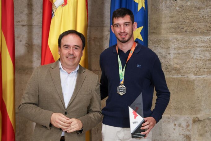 El President de la Generalitat Elogia al Atleta Quique Llopis por su Éxito en el Mundial de Atletismo