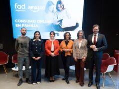 Las familias españolas vigilan el consumo online adolescente en un 98%, según un estudio