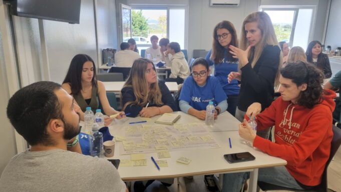 Más de 15.000 estudiantes colaboran con empresas líderes gracias al modelo UAXmakers de UAX