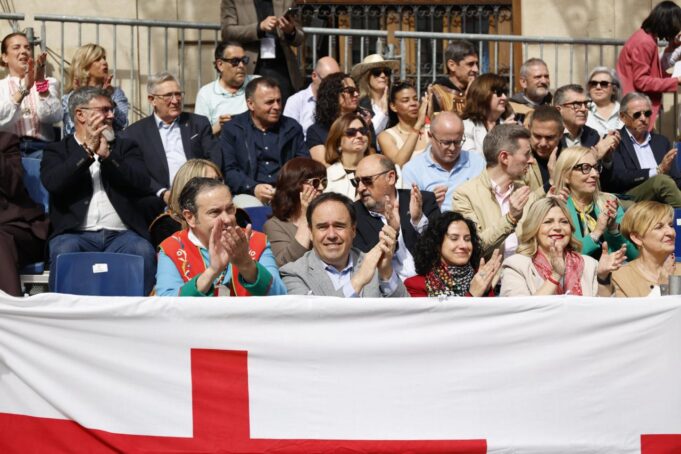 Pérez Llorca apoya las Fiestas de Moros y Cristianos de Alcoi como Patrimonio Cultural
