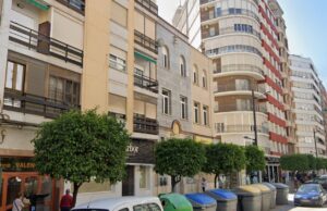 Una vecina de Alzira se queda atrapada en su vivienda tras una caída