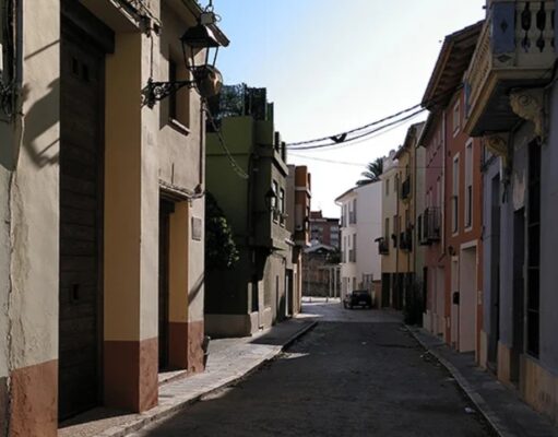 Indignación en Alzira tras el brutal asalto a una embarazada en plena calle