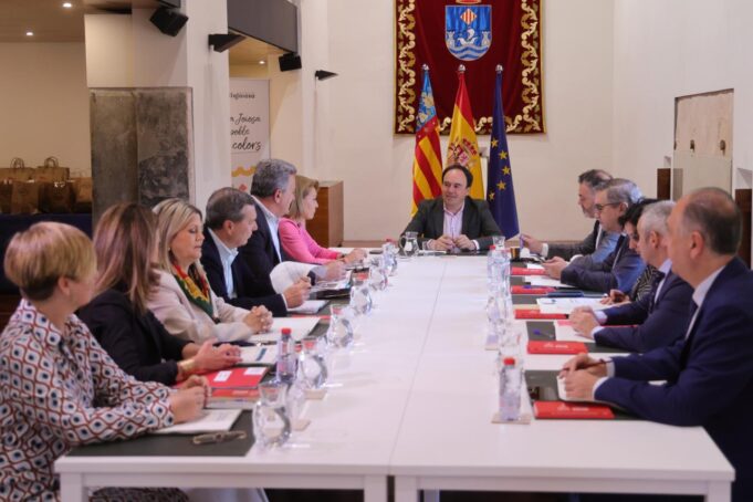 Juanfran Pérez Llorca lidera el Pleno del Consell en La Vila Joiosa