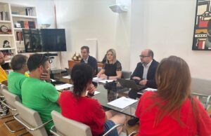 La Conselleria de Educación Convoca una Nueva Mesa de Negociación para Desbloquear la Huelga Indefinida