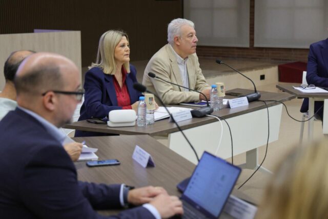 La_Conselleria_de_Educacion_establece_nuevas_medidas_para_mejorar_la_ensenanza_en_la_Comunidad_Valenciana.jpg