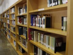 La Generalitat Valenciana entrega mil libros a bibliotecas para promover la cultura local