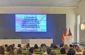 La Generalitat Valenciana promueve la formación sobre prevención del suicidio entre profesionales de centros de mayores