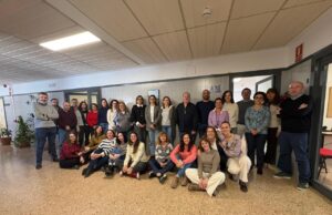 La directora general de Salud Pública resalta la cooperación con el sector vitivinícola en Utiel