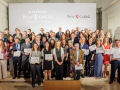 Gilead homenajea a María Buti por su contribución a la investigación hepática