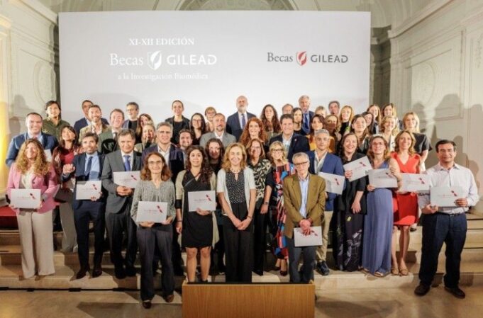 Gilead homenajea a María Buti por su contribución a la investigación hepática